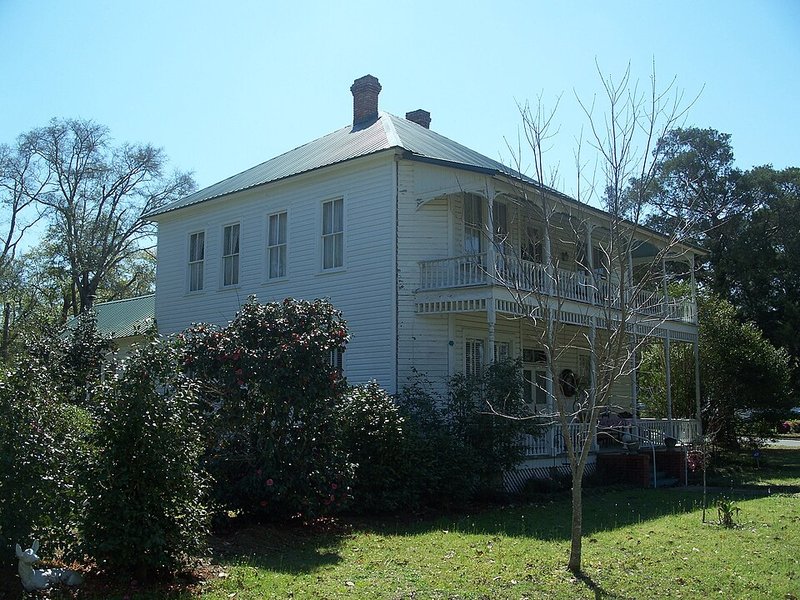 Lake DeFuniak Walk (Chipley Park)